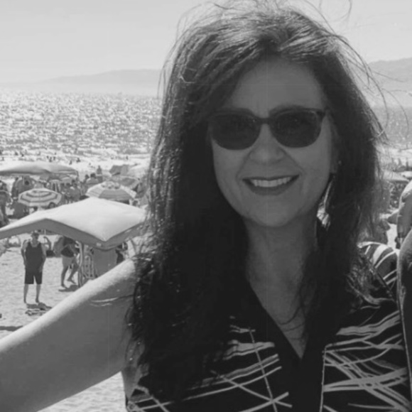 Meet your Posher, Sandra - Picture 1 of 1